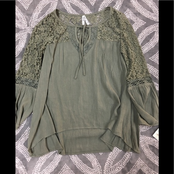 Mudd Tops - Mudd juniors lace sleeve peasant top sz XS RELIST